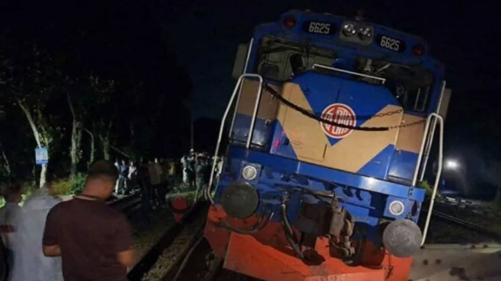 ৬ ঘন্টা পর ঢাকার সঙ্গে উত্তরবঙ্গের রেল যোগাযোগ স্বাভাবিক